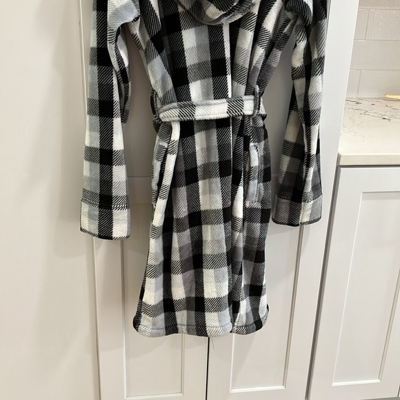 Vera Bradley Women's Polyester Fleece Plaid Checkered Cozy Winter Robe - Picture 6 of 11